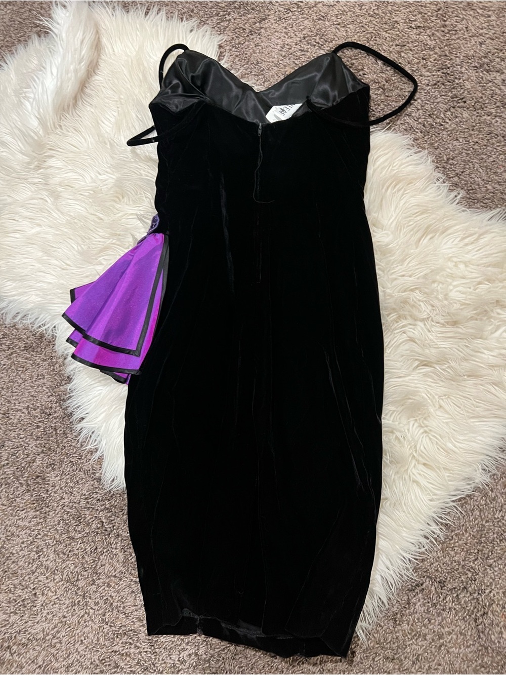 Velvet Cocktail dress, Vintage 1980s with Purple taffeta ruffle detail - Picture 6 of 9